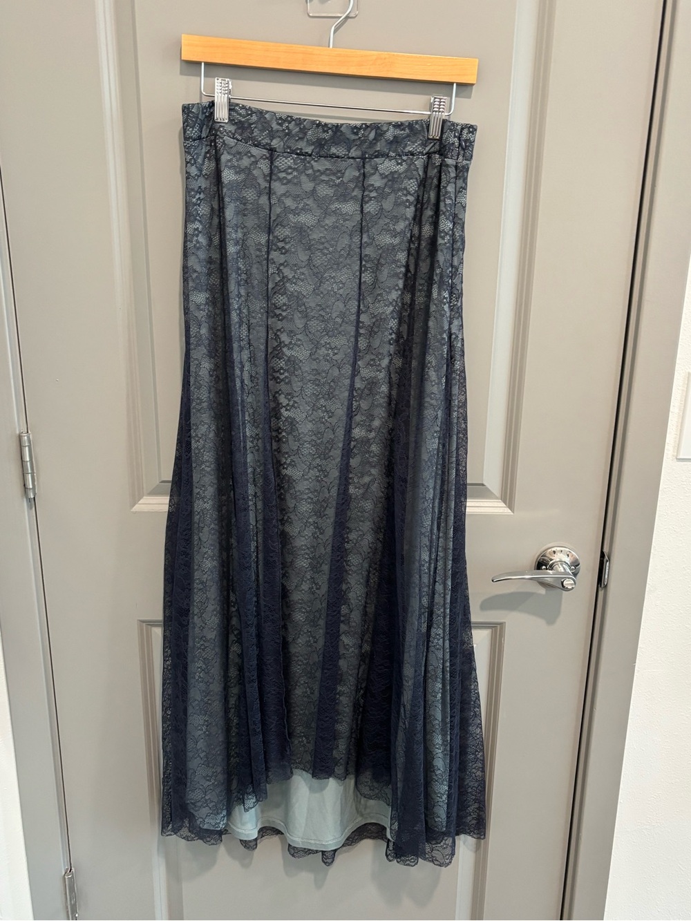 Free People Lace Midi Skirt Women’s M Black Lace Overlay Boho Whimsigoth Flowy - Picture 6 of 7